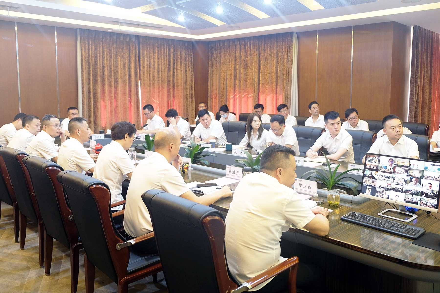 知不及而奋进  望远山而力杏转—v8哈希游戏运业召开2022年7月出产经营例会