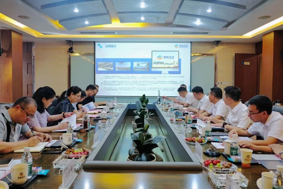 阿坝州副州长依当措莅临v8哈希游戏运业调研座谈